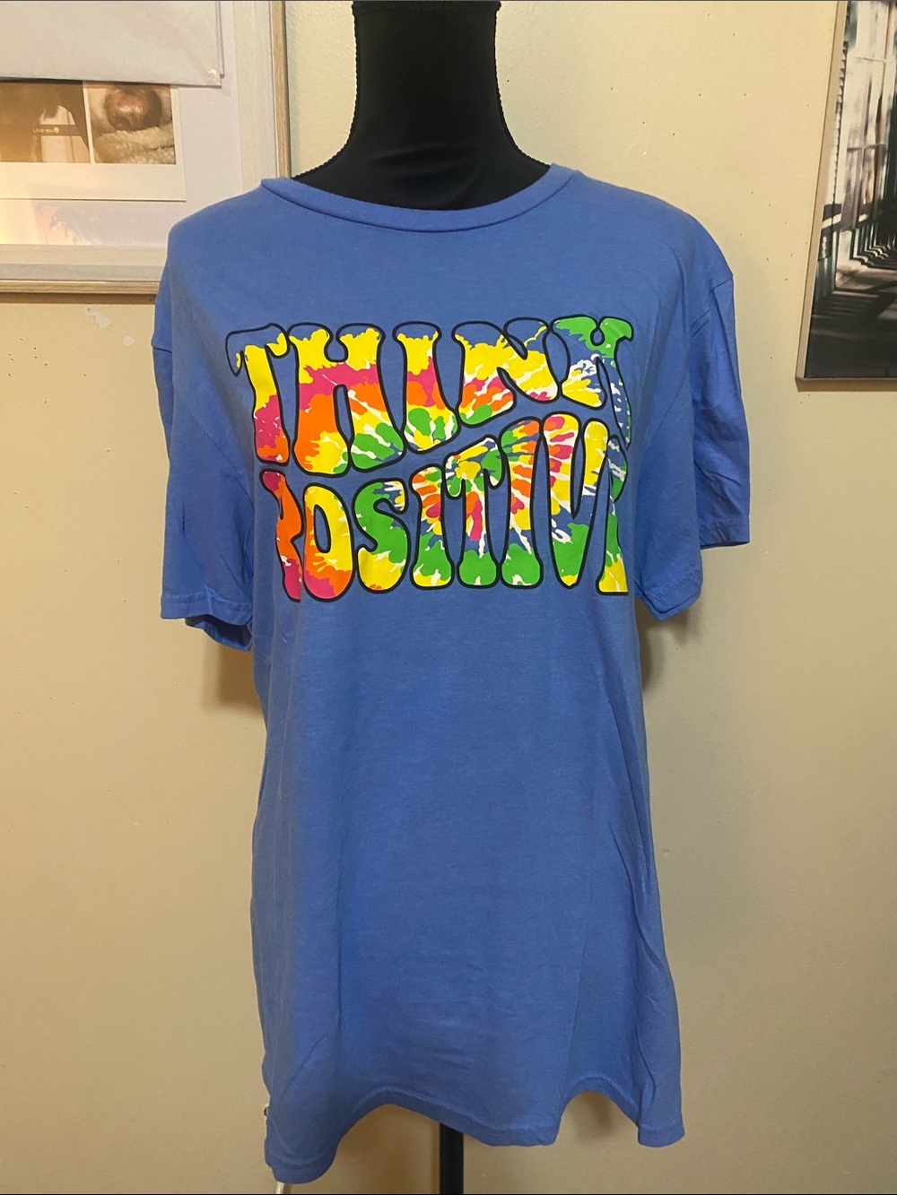 District Blue Short Sleeve Tee with Multicolor "Think Positive" Graphic Sz Large